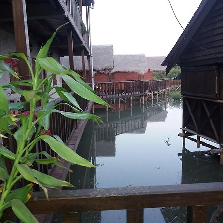 La Capannina Chez Lea Hotell Morondava Exteriör bild